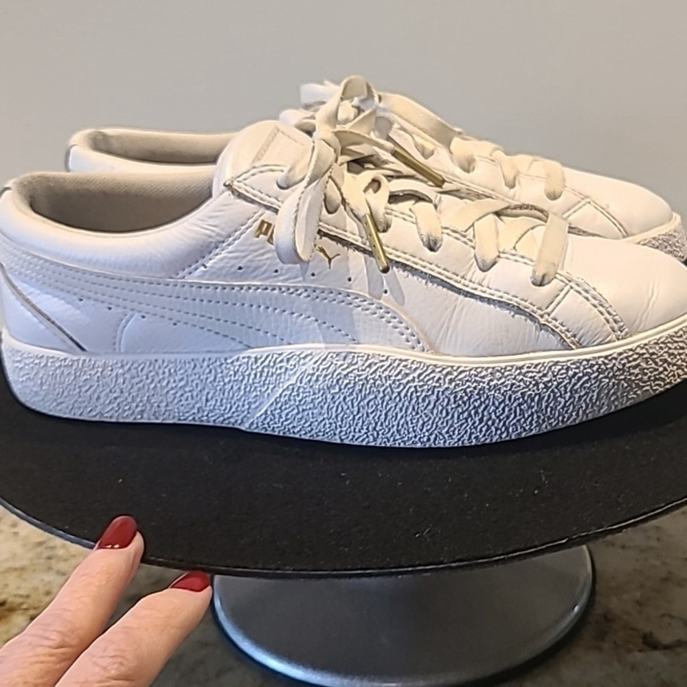Puma women's "Love" sz. 10. White leather court shoes (#954)